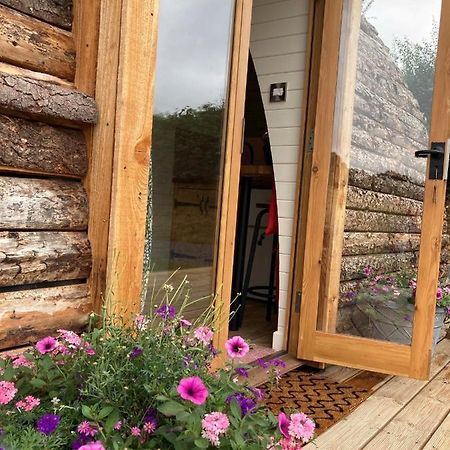 Delor - Bryntalch Glamping Pods Hotell Montgomery Eksteriør bilde