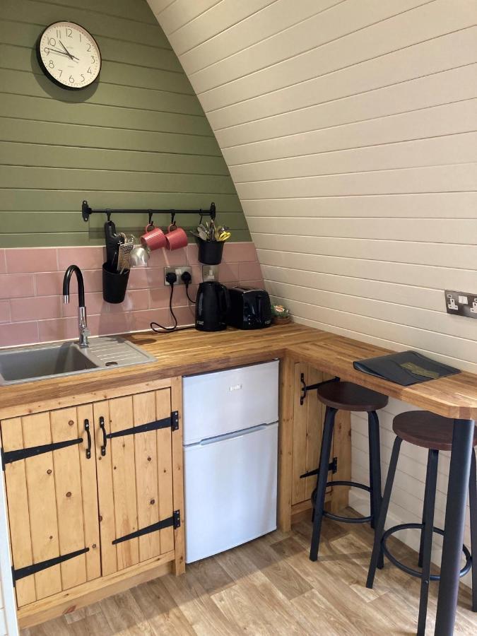 Delor - Bryntalch Glamping Pods Hotell Montgomery Eksteriør bilde