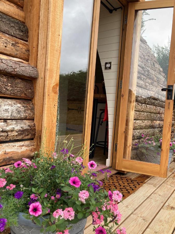 Delor - Bryntalch Glamping Pods Hotell Montgomery Eksteriør bilde